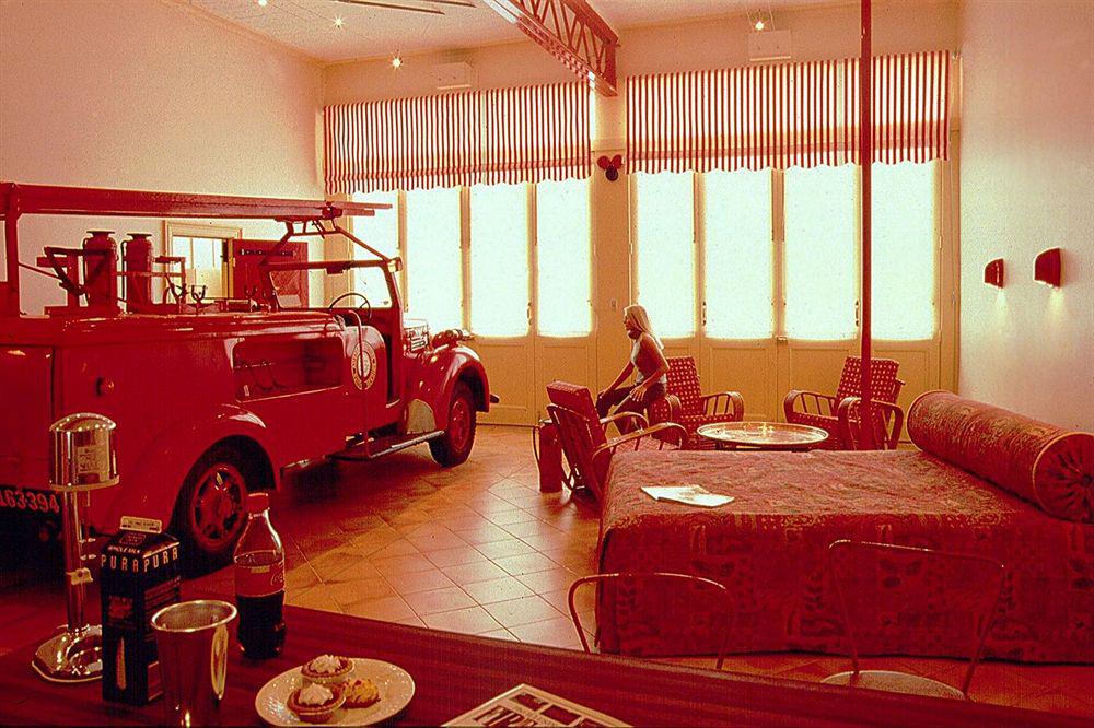 Fire Station Inn Аделаида Экстерьер фото